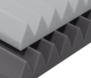 Absorptieplaat met driehoeksprofiel ROWS Plus en brandveiligheidsklasse DIN 4102 B1 / C-s2, d0 volgens DIN EN 13501