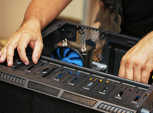 Geluidsisolatie voor pc's/computers Achteraf aanbrengen is zinvol: stillere componenten brengen in combinatie met geluidsabsorptie het geluidsniveau van de PC naar beneden.