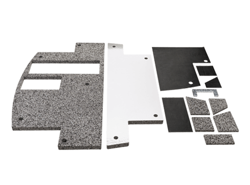 Akoestische set voor geluidsisolatie van een machine Een op maat gemaakte akoestische set voor de geluidsisolatie van een motor.