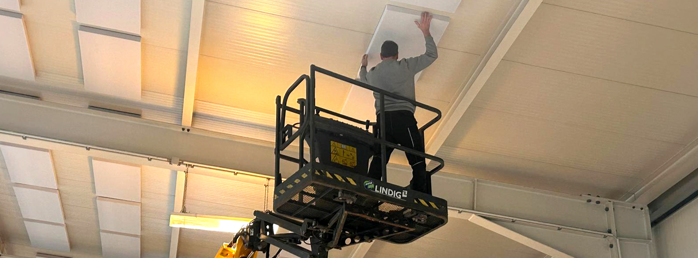 Installatie van FLEX Magneto Industry geluidsisolatiepanelen