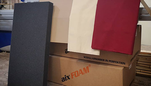 aixFOAM geluidsisolatiematten SH001 en akoestisch stof voor de bouw van een wandpaneel